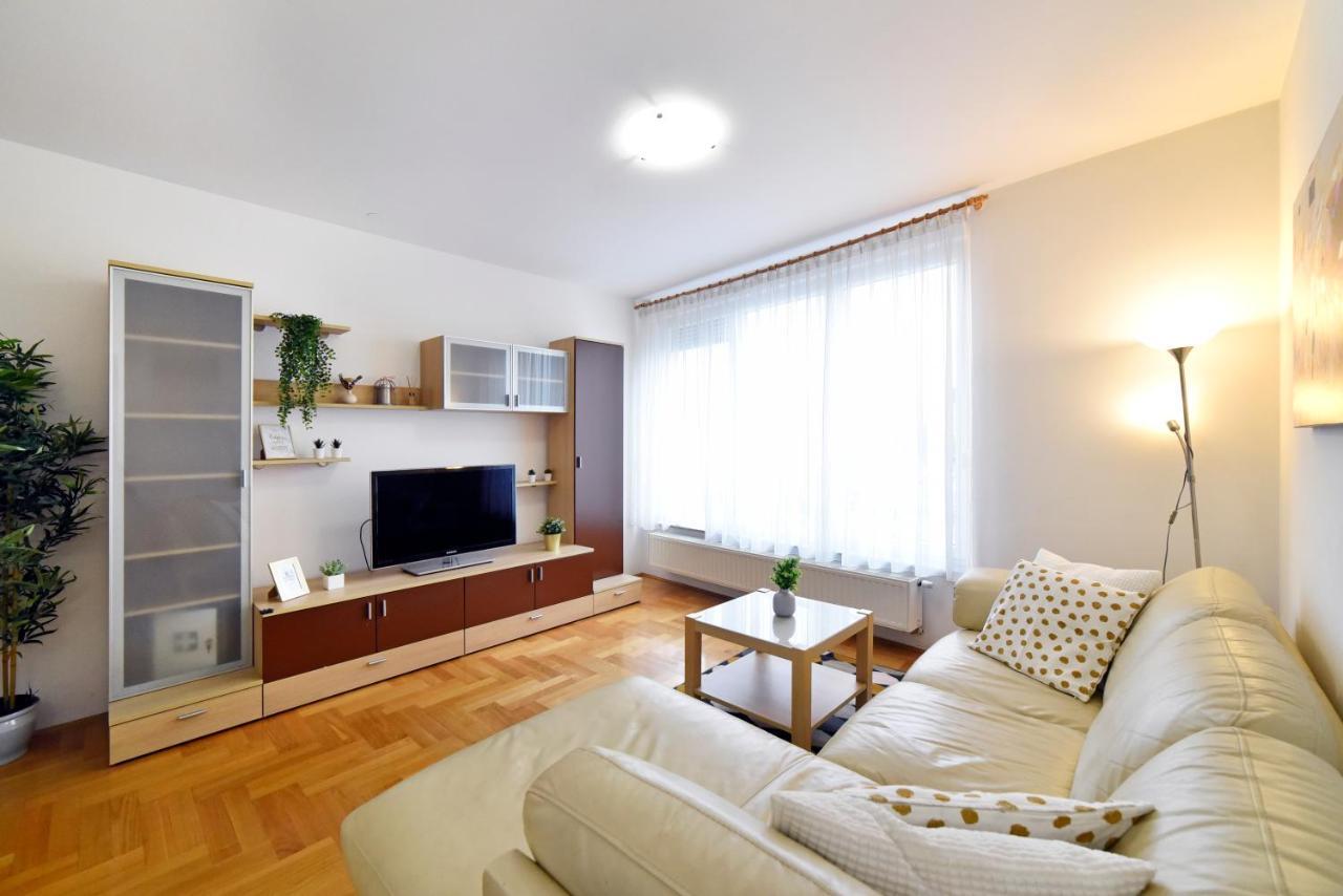 Apartment Stadium Загреб Экстерьер фото